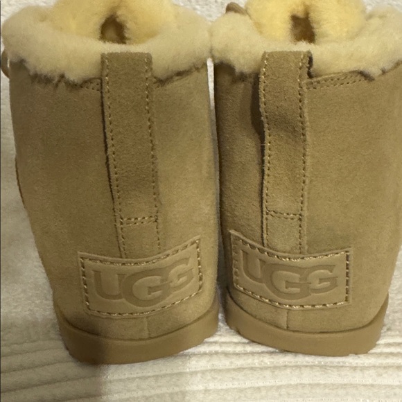 UGG Tan Winter Boots for Women - Picture 4 of 9